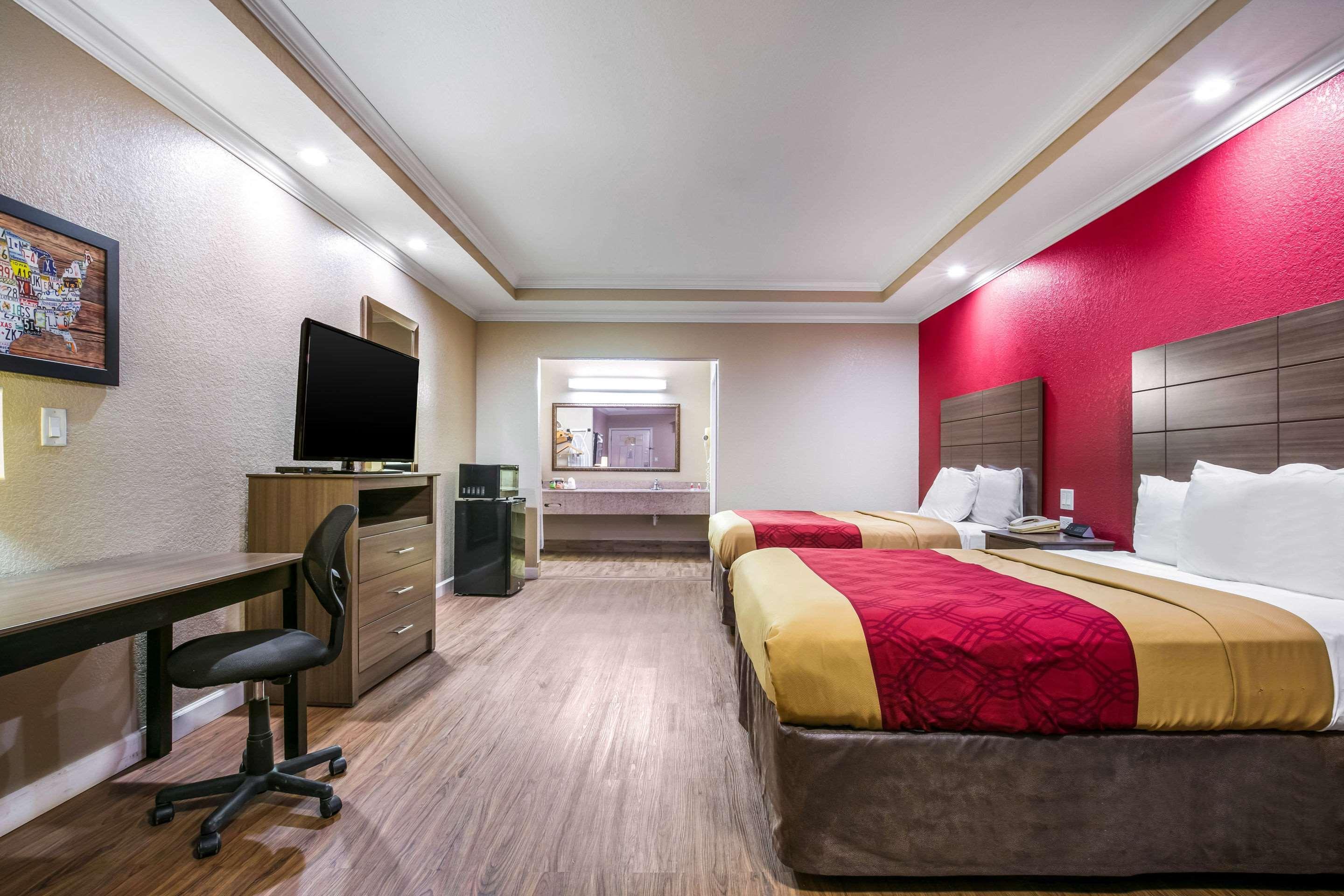Econo Lodge Inn & Suites Горн-Лейк Екстер'єр фото