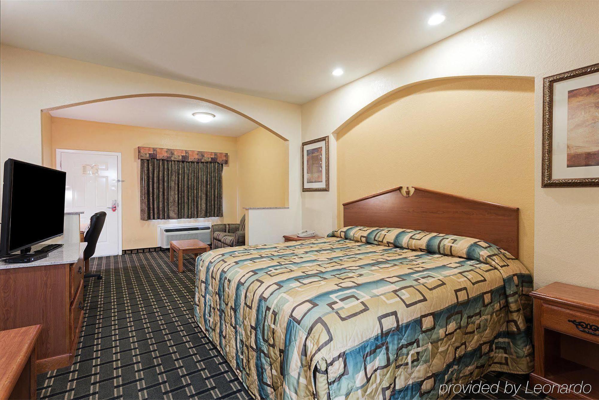 Econo Lodge Inn & Suites Горн-Лейк Екстер'єр фото